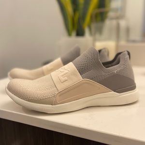 APL Techloom Bliss Knit Slip-on Running Shoe Size 9 WOMENS EUC